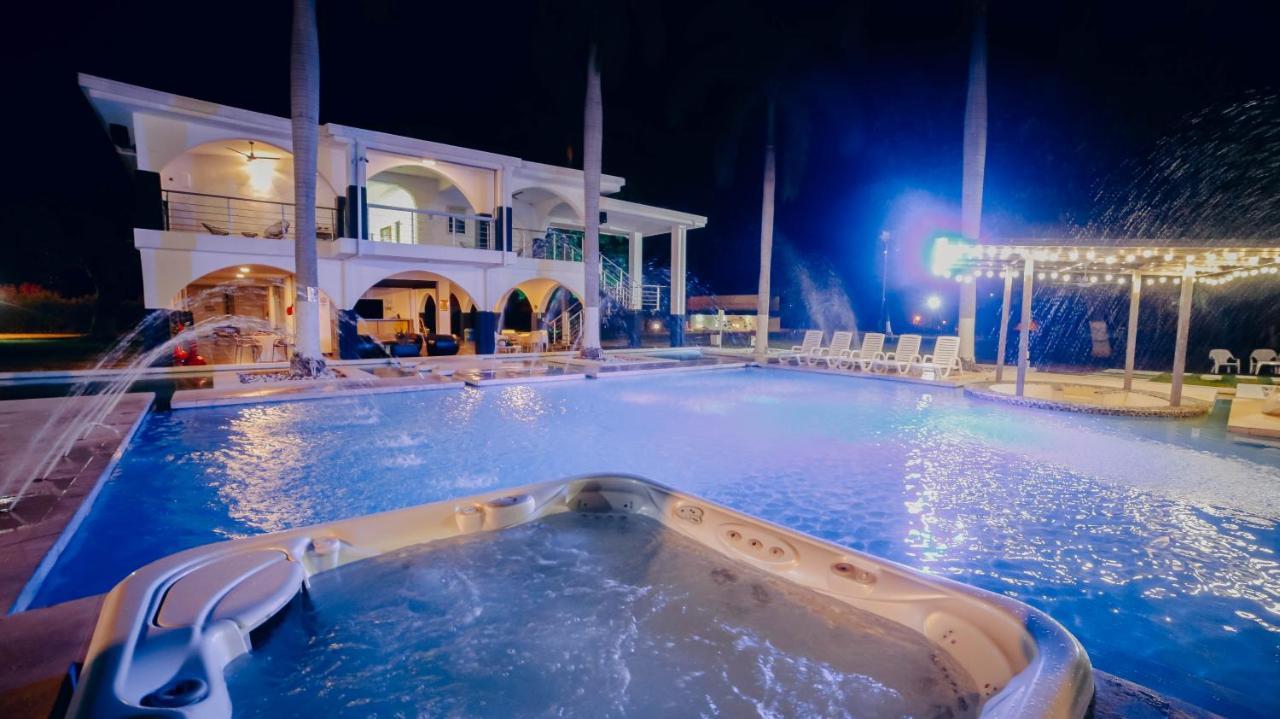 Arena De Santa Fe By Bernalo Hotel 4*