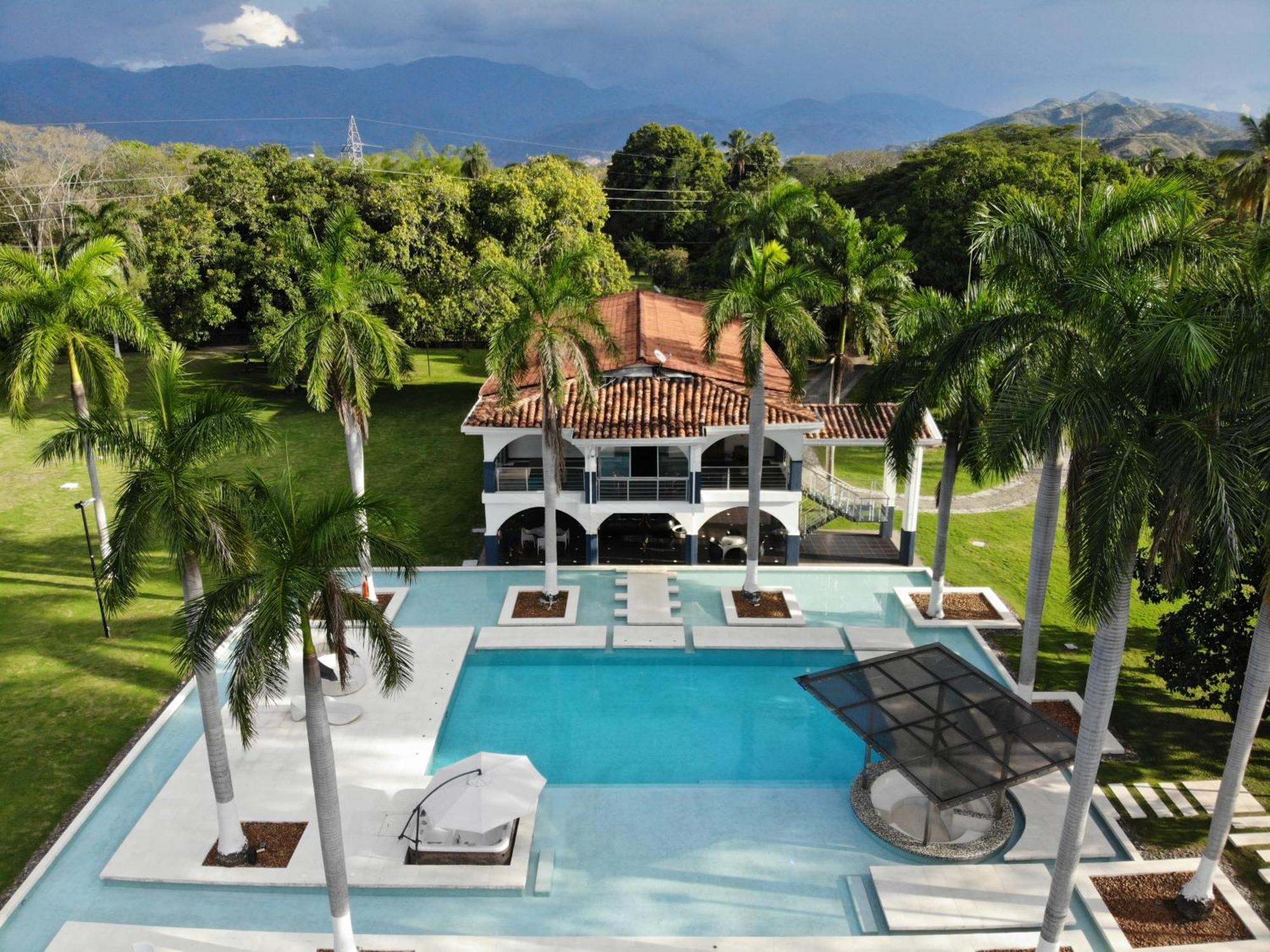 Hotel Arena De Santa Fe By Bernalo